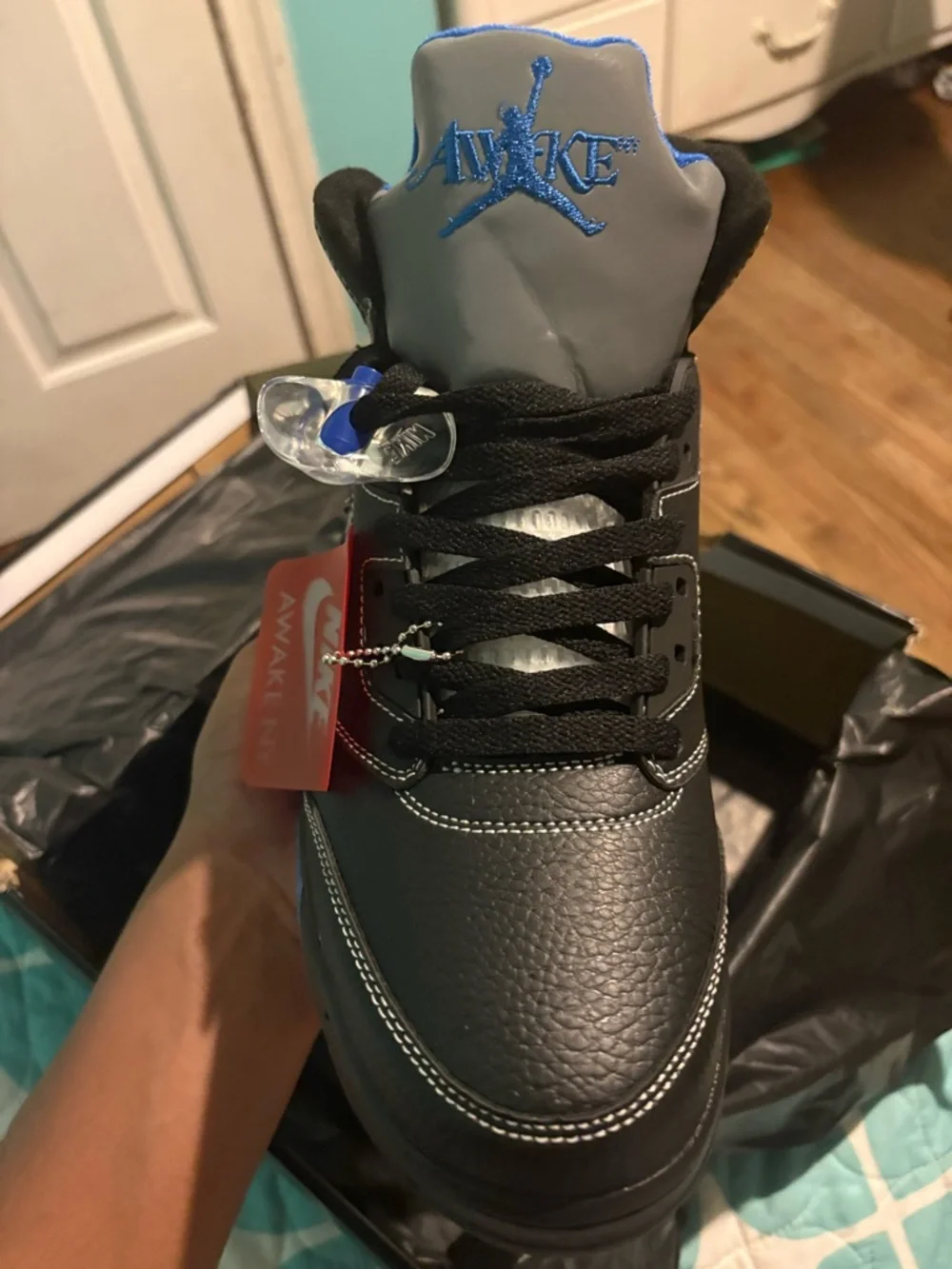 Jordan Men's Black and Blue Sneakers